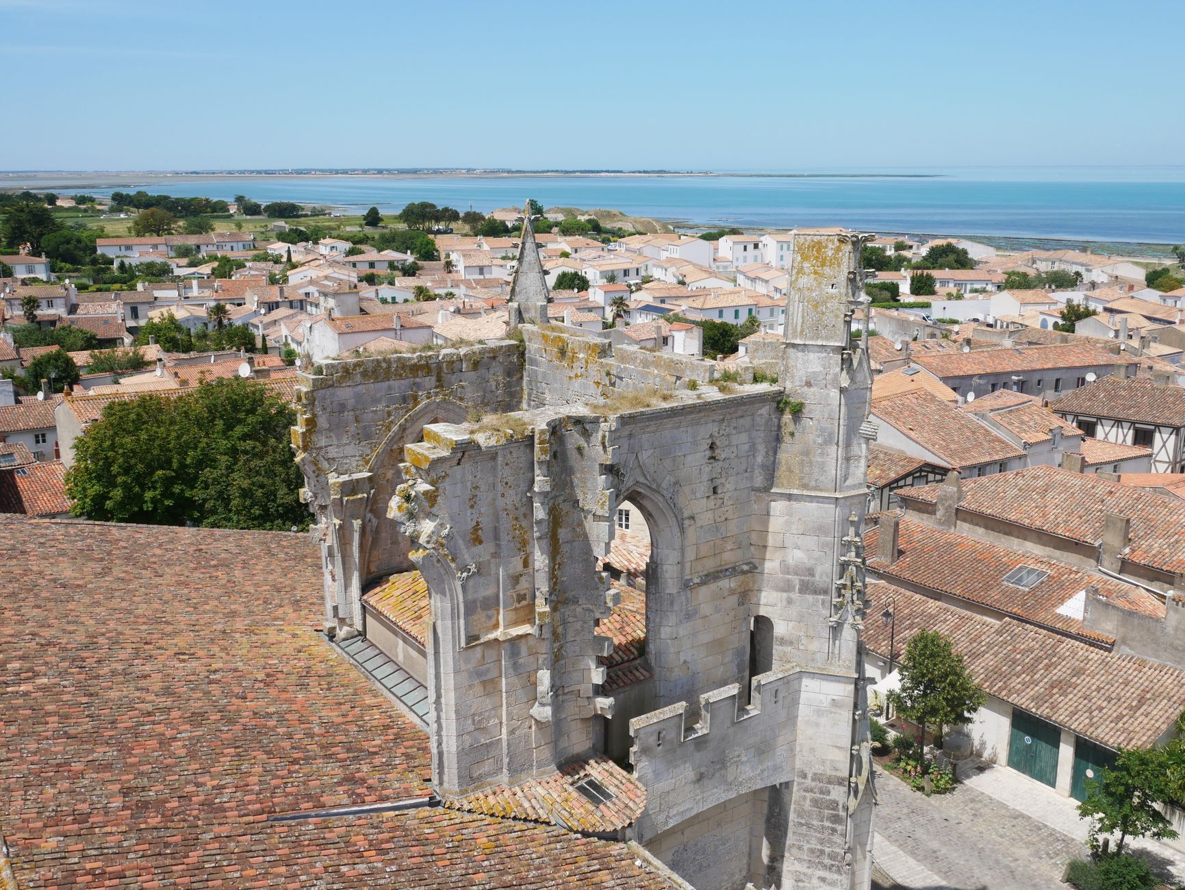 Bâchage de toiture équipe à Chelles